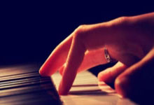 [英超]索博斯洛伊打门被挡 加克波跟进补射破门.